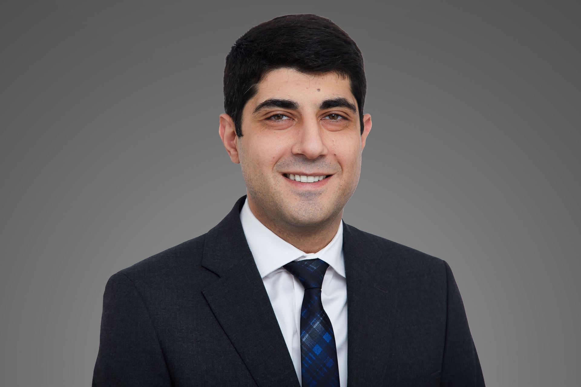 Vahan Mikayelyan, Abogado Asociado de Abogado Máximo - Abogado de accidentes y lesiones personales en el Valle de San Fernando, California